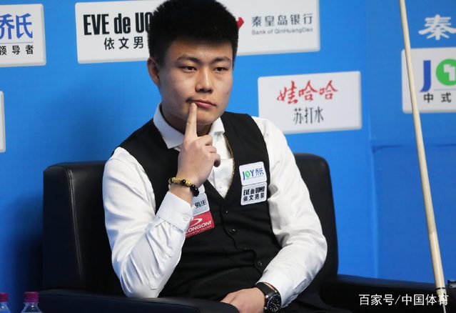 拥抱庆祝这 拥抱庆祝这