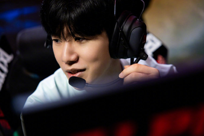 跳出豪门桎 跳出豪门桎