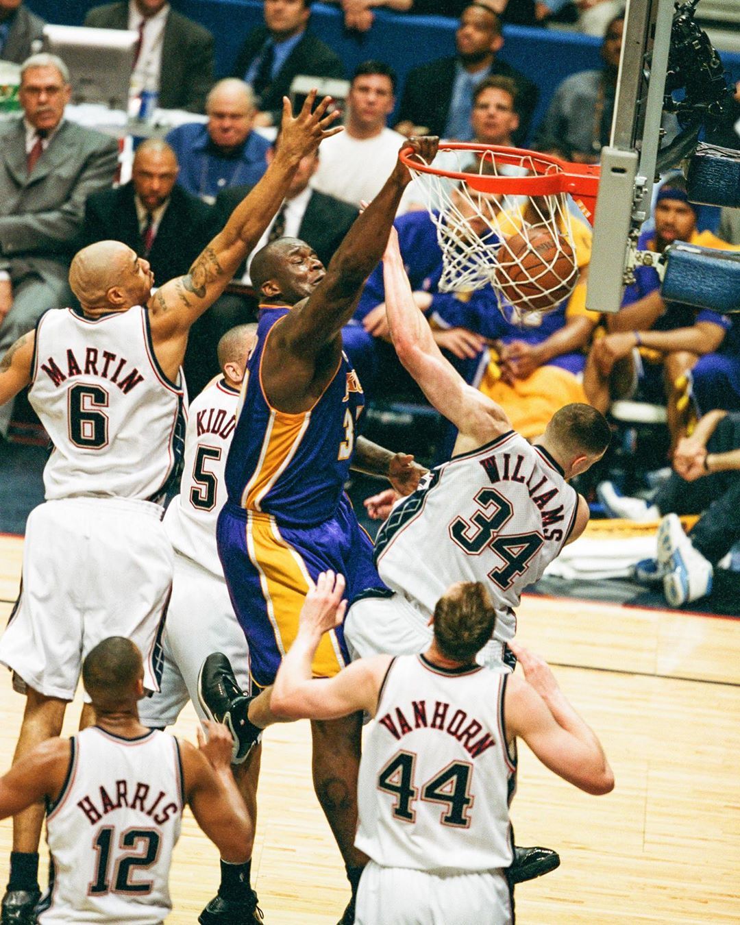 允许对手在 允许对手在